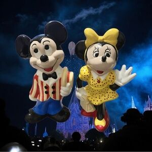 WALT DISNEY Productions. MICKEY MOUSE & MINNIE MOUSE Hand PAINTED CERAMIC VTG.